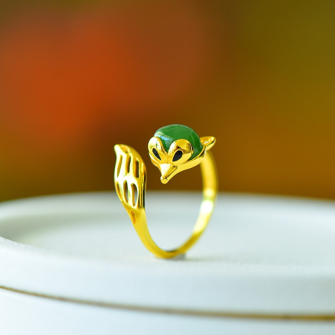 An Exquisite Sterling Silver-Gold Plated Inlaid Jasper Ring: An Exquisite Sterling Silver-Gold Plated Inlaid Jasper Ring 纯银镀金镶碧玉戒指