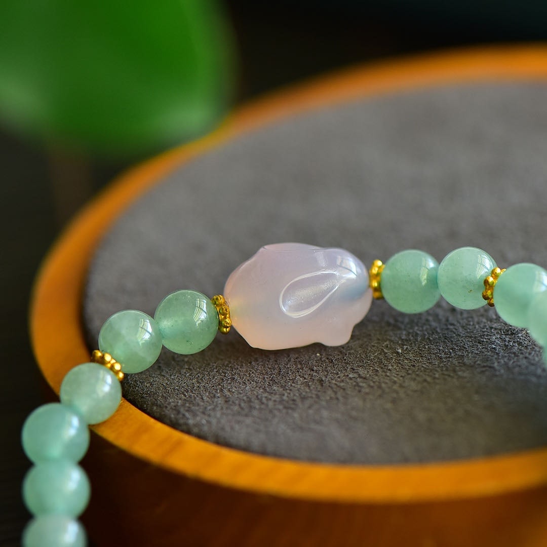 An Exquisite Greenish Jade Bracelet: An Exquisite Greenish Jade Bracelet 青玉手串