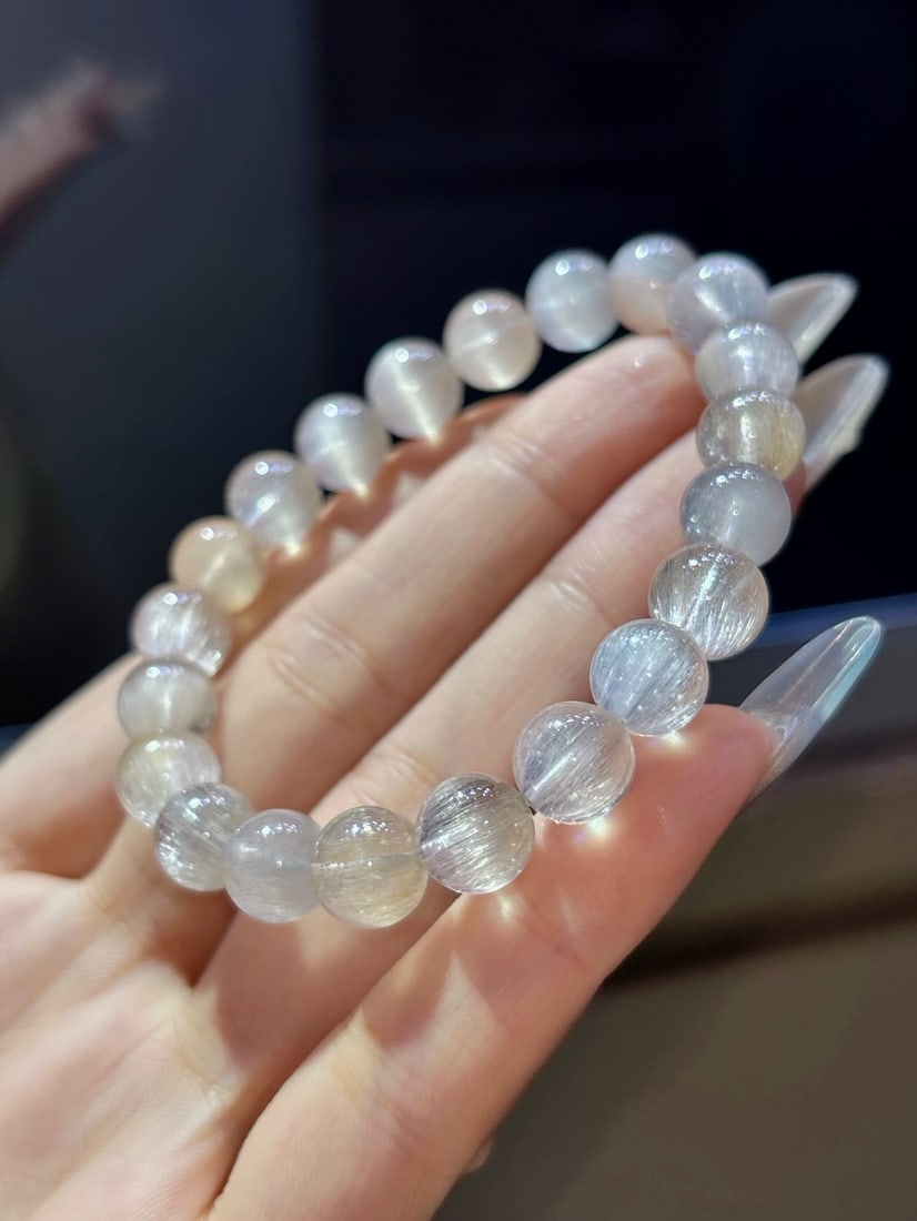 An Exquisite Crystal Bracelet: An Exquisite Crystal Bracelet,Size:0.4in,Weight:21.7g 水晶手串