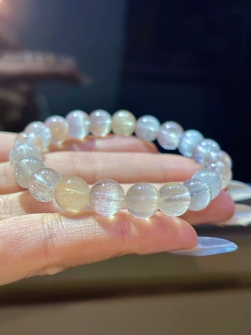 An Exquisite Crystal Bracelet - 3