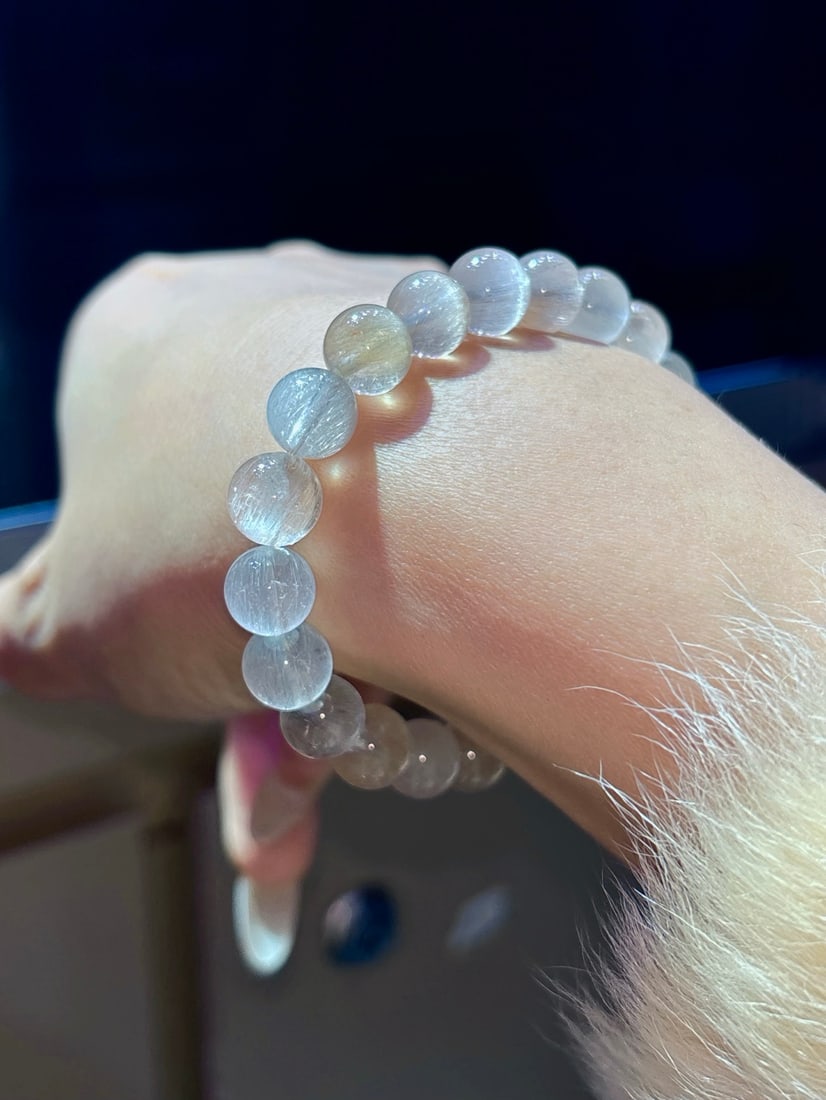 An Exquisite Crystal Bracelet - 6