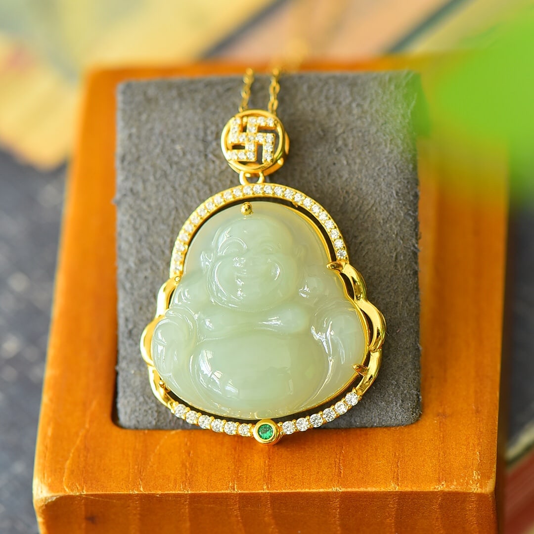 An Exquisite Sterling Silver-Gold Plated Inlaid Green Jade Necklace,Inlaid Diamond: An Exquisite Sterling Silver-Gold Plated Inlaid Green Jade Necklace,Inlaid Diamond,Size:1.1inx1.6in 纯银镀金镶青玉项链,嵌钻石
