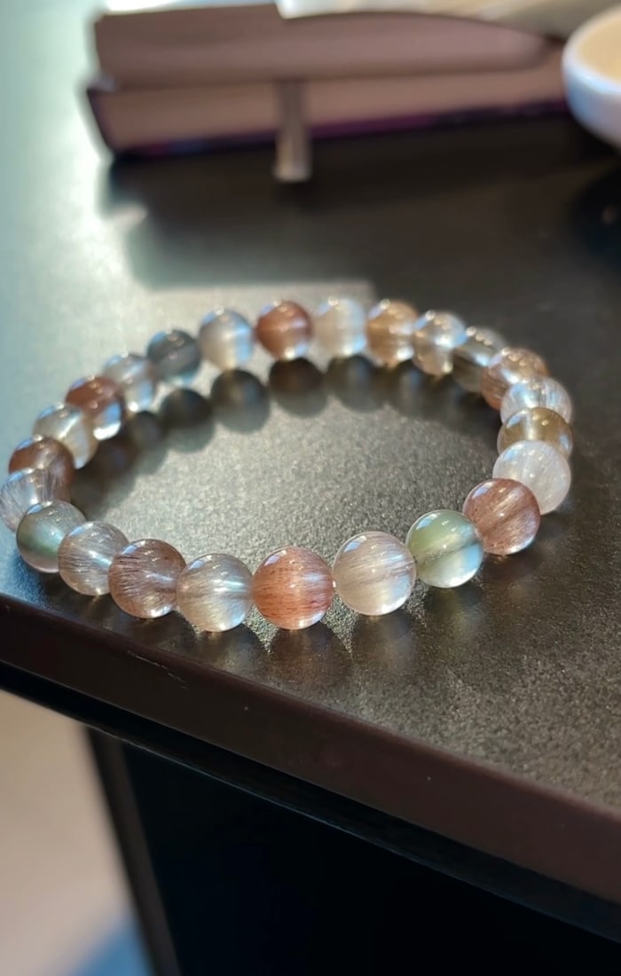 An Exquisite Crystal Bracelet: An Exquisite Crystal Bracelet,Size:0.3in,Weight:18g 水晶手串