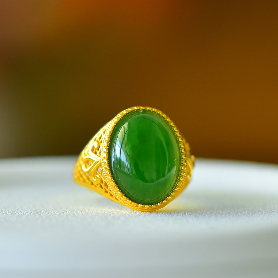 An Exquisite Sterling Silver-Gold Plated Inlaid Jasper Ring: An Exquisite Sterling Silver-Gold Plated Inlaid Jasper Ring,Size:0.5inx0.6in 纯银镀金镶碧玉戒指