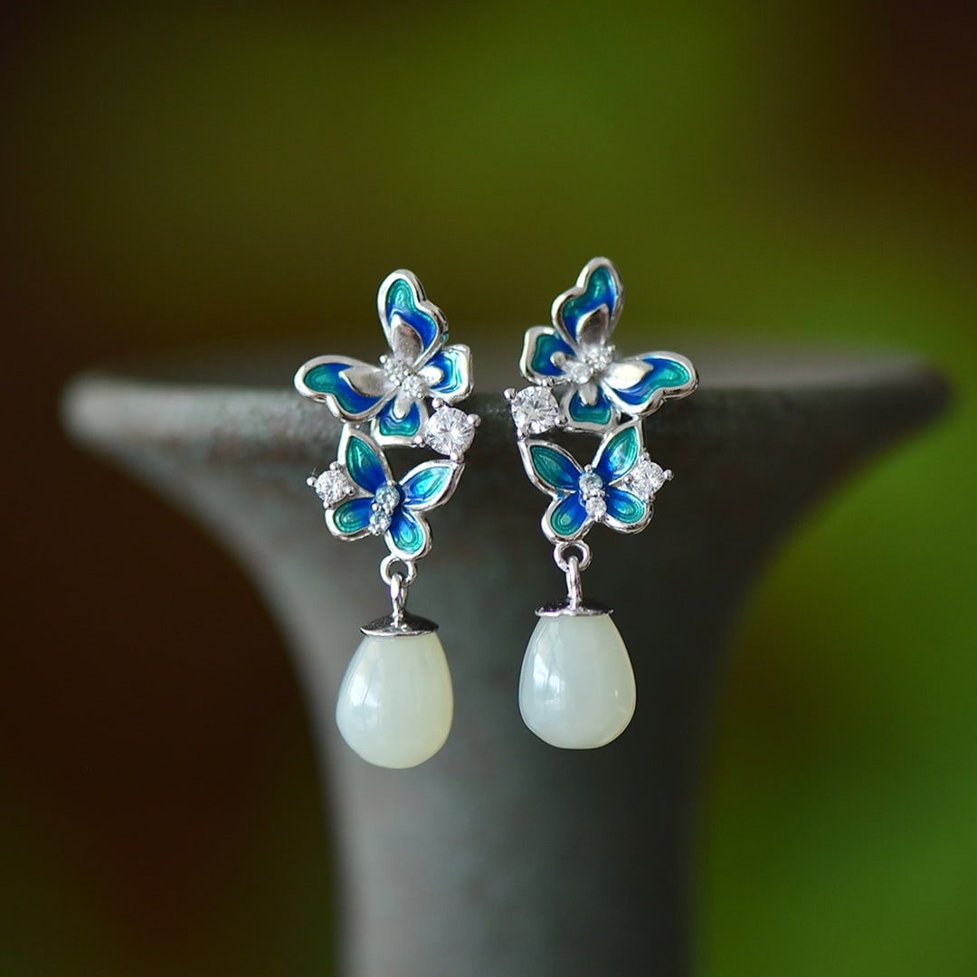 A Pair of Exquisite Sterling Silver Inlaid White Jade Earrings,Inlaid Diamond: A Pair of Exquisite Sterling Silver Inlaid White Jade Earrings,Inlaid Diamond,Size:0.3inx0.4in 一对纯银镶白玉耳环,嵌钻石