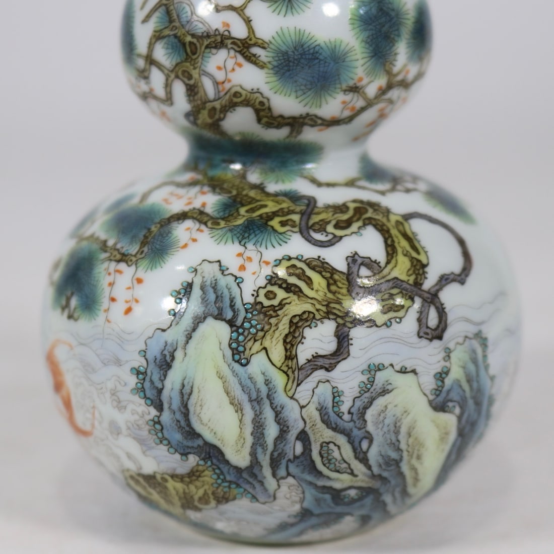 An Exquisite Enamel Pine Pattern Gourd-Shaped Vase - 7