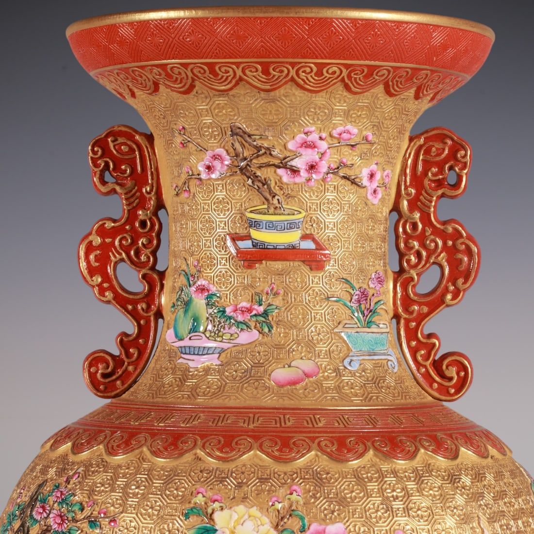 An Exquisite Enamel Flower Pattern Double-Ears Vase - 2