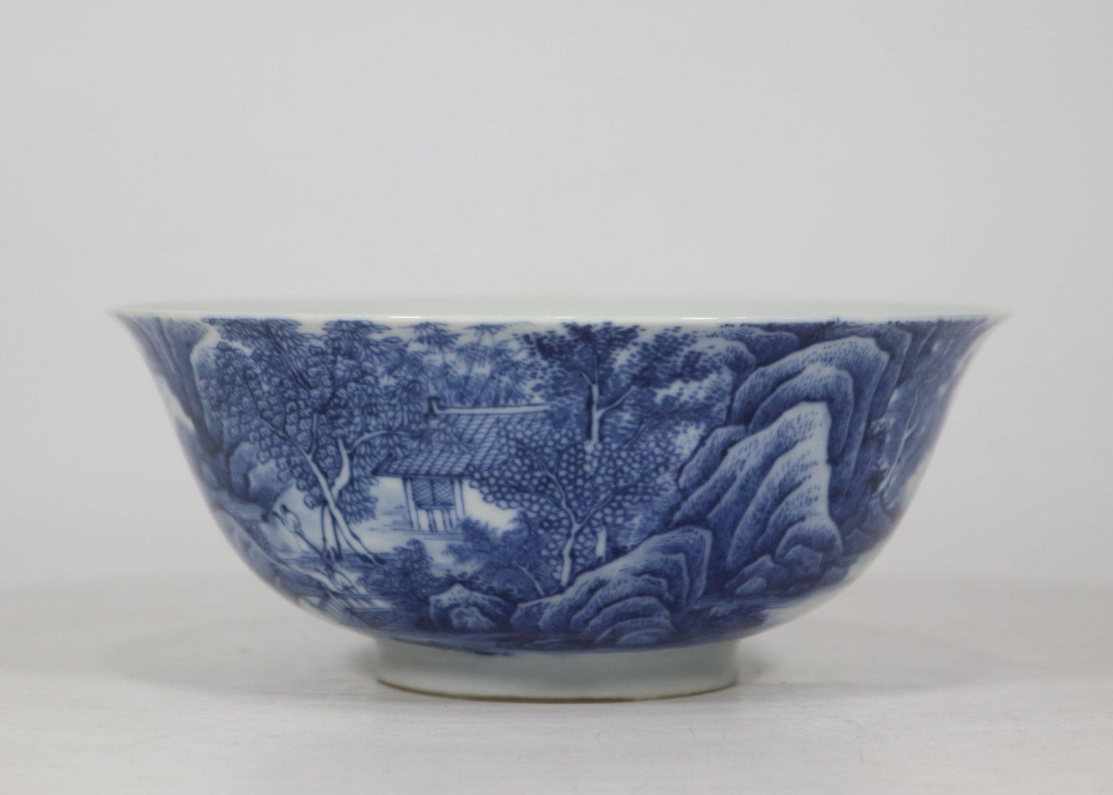 An Exquisite Blue and White Landscape Pattern Bowl: An Exquisite Blue and White Landscape Pattern Bowl Qing Dynasty, China Yongzheng Six-character Mark Size:2.8inx6.7in青花山水碗 中国清代 大&#