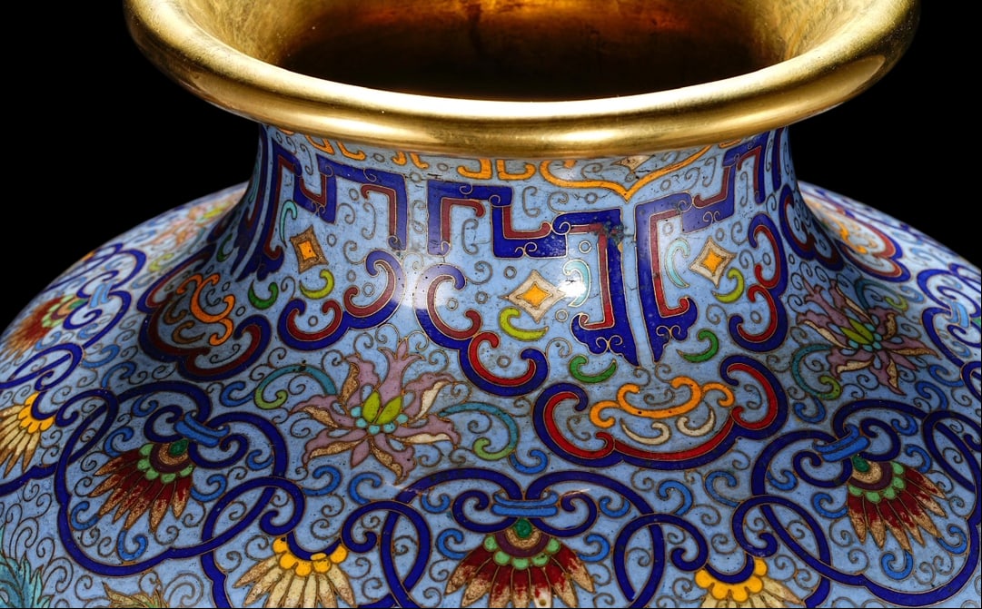 An Exquisite Cloisonne Dragon Phoenix Pattern Lotus Pattern Vase - 4