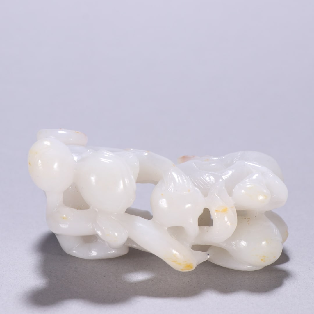 An Exquisite White Jade Monkey Ornament - 8