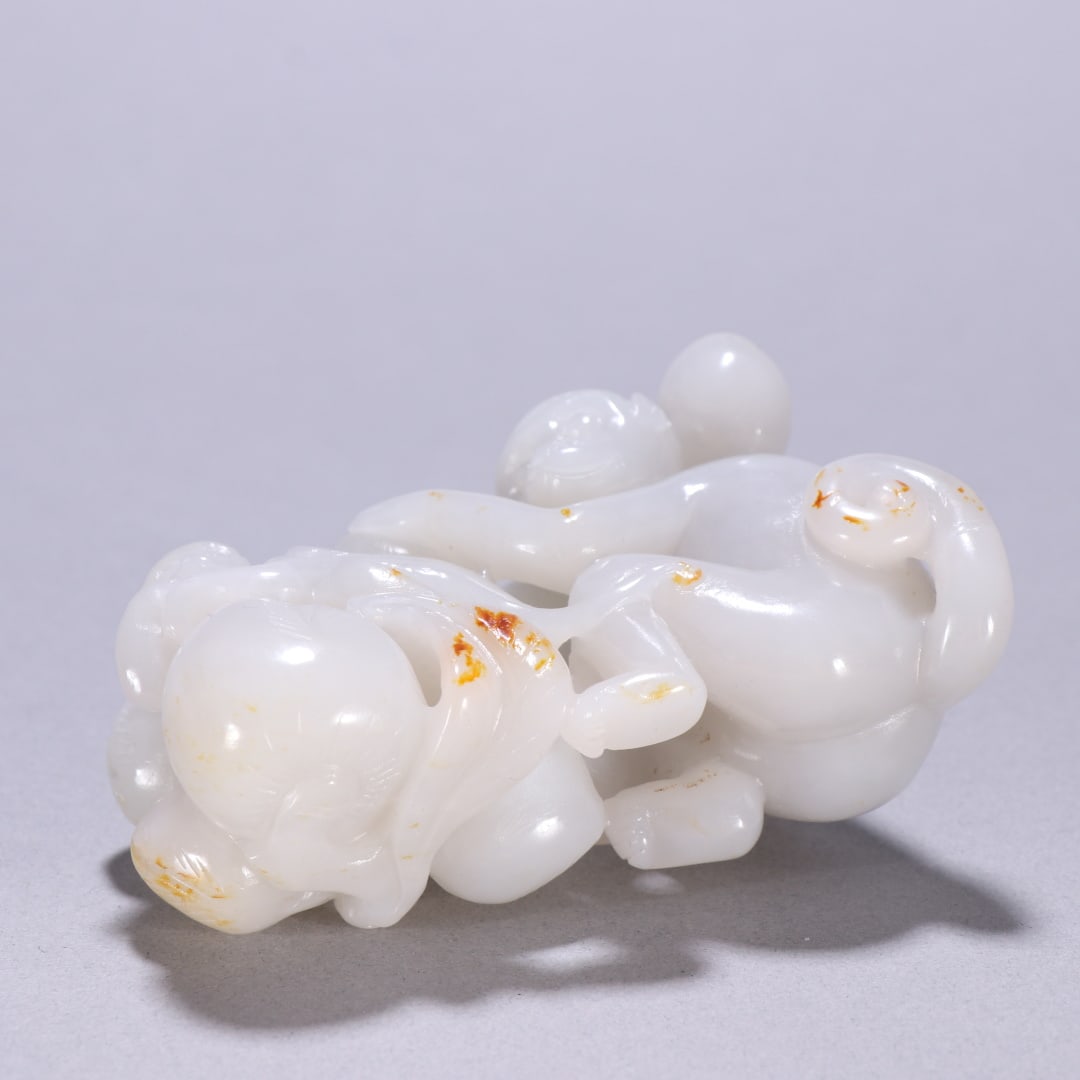 An Exquisite White Jade Monkey Ornament - 9