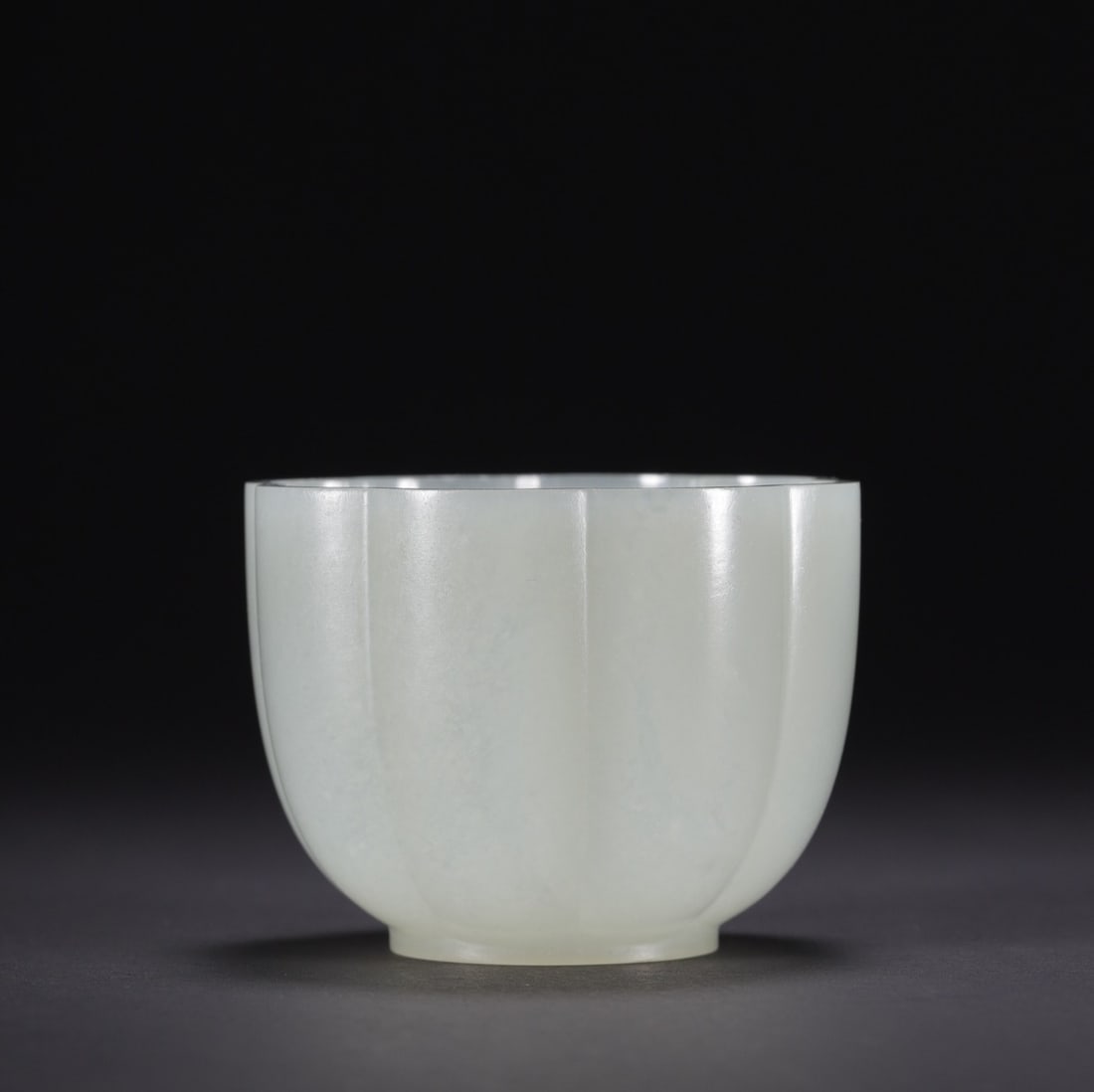An Exquisite White Jade Cup - 2