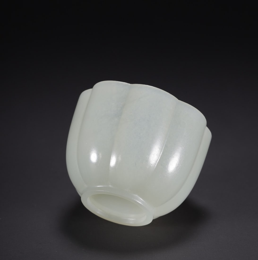 An Exquisite White Jade Cup - 6
