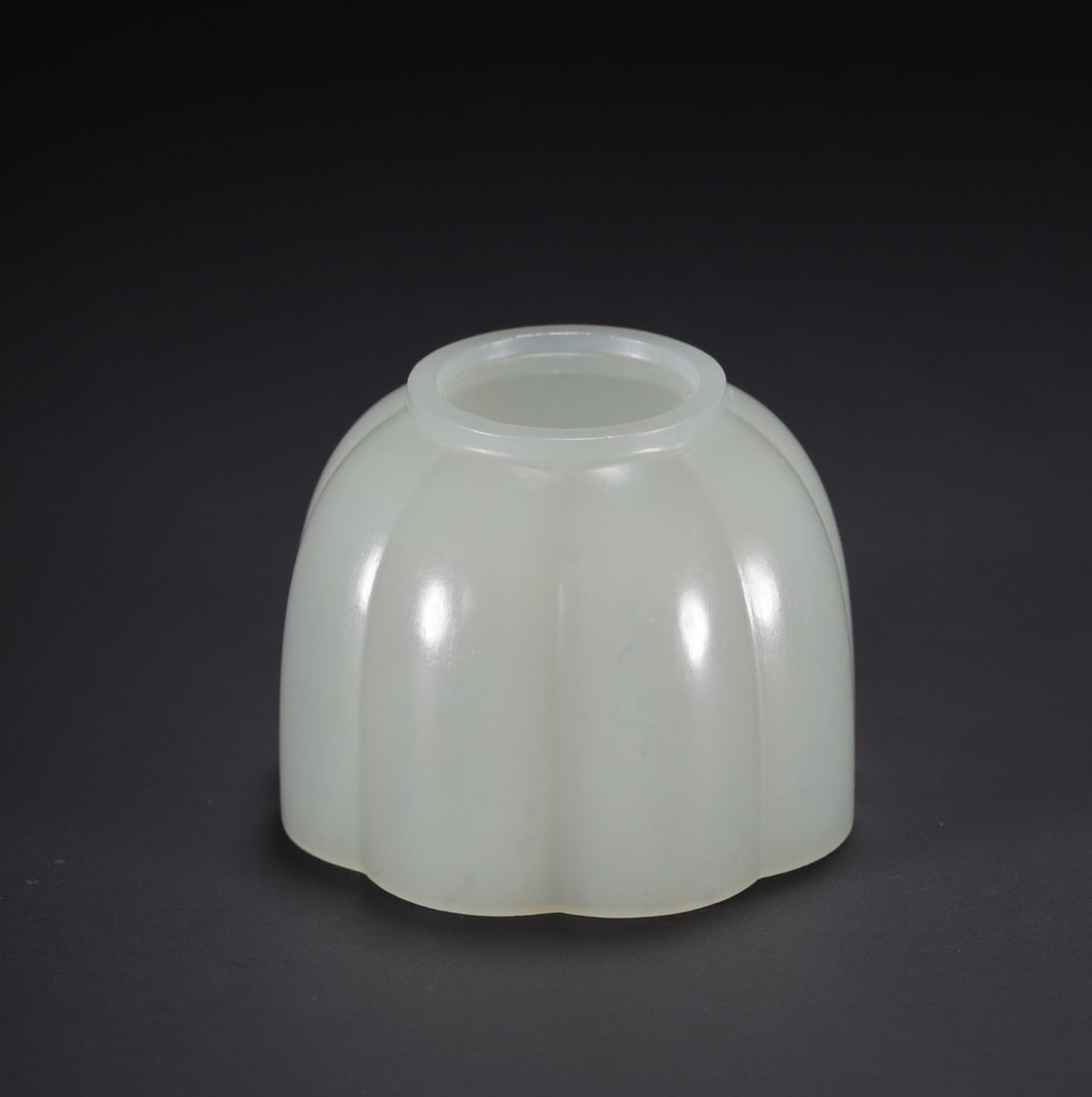 An Exquisite White Jade Cup - 7
