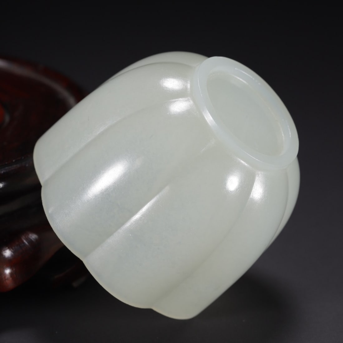 An Exquisite White Jade Cup - 9