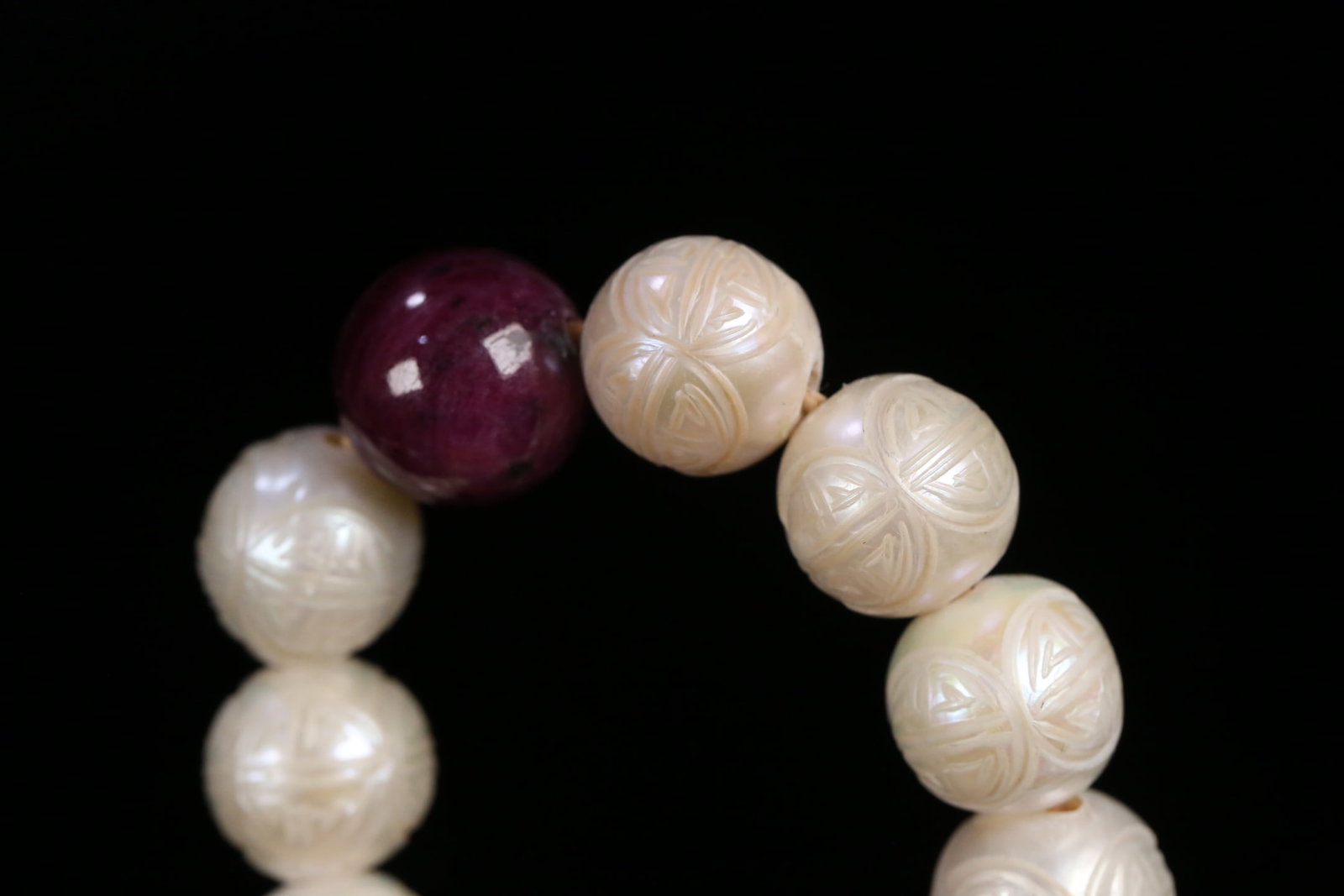 An Exquisite Pearl Bracelets - 7