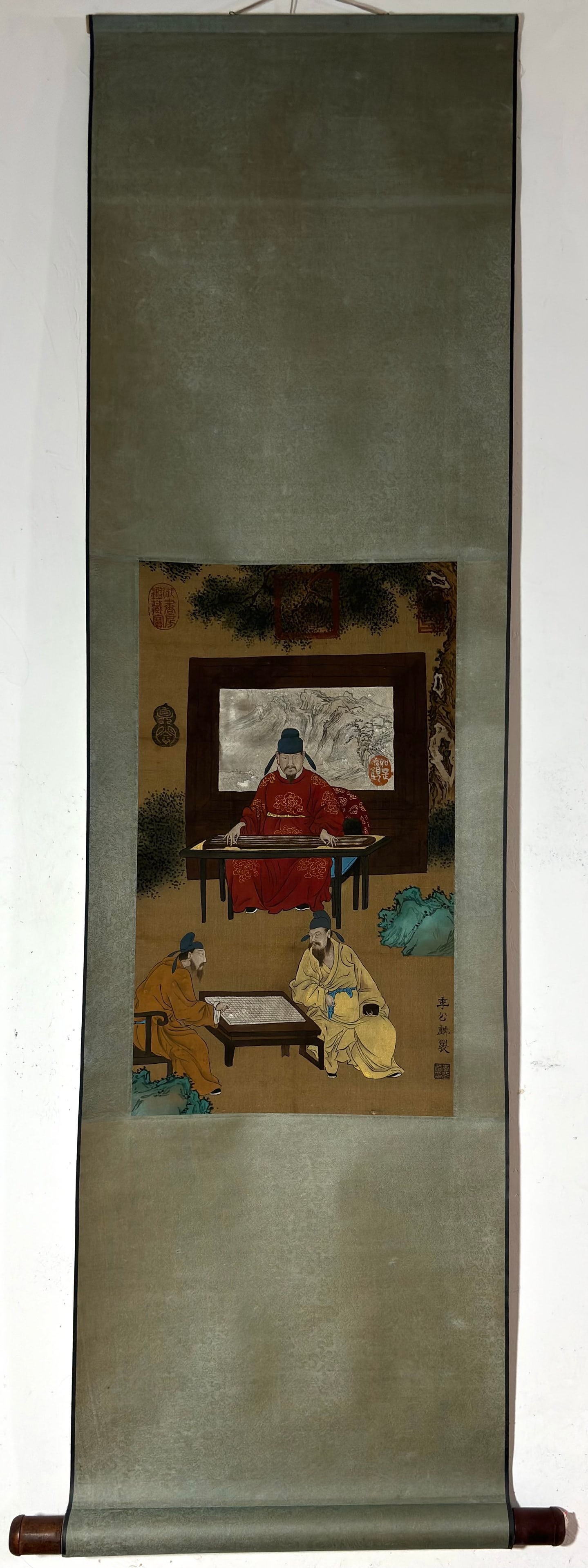 A Chinese Vertical Scroll Ink Painting of Character and Story on Silk: A Chinese Vertical Scroll Ink Painting of Character and Story on Silk Li gonglin Without frame Size:21.5inx12.4in李公麟人物图 绢本立轴Withou