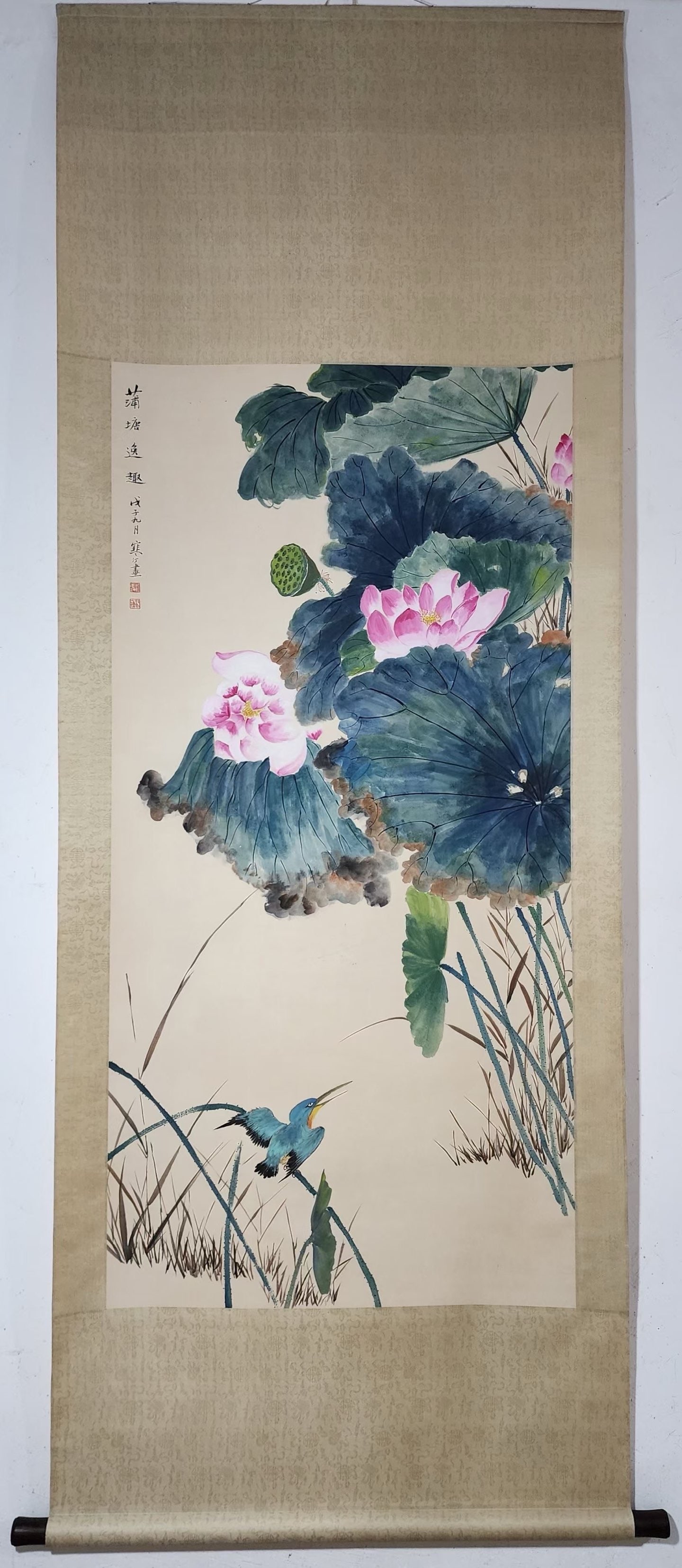 A Chinese Vertical Scroll Ink Painting of Flower and Bird on Paper: A Chinese Vertical Scroll Ink Painting of Flower and Bird on Paper Jiang hanting Without frame Size:53.7inx26.6in江寒汀荷花花鸟图 纸本ే