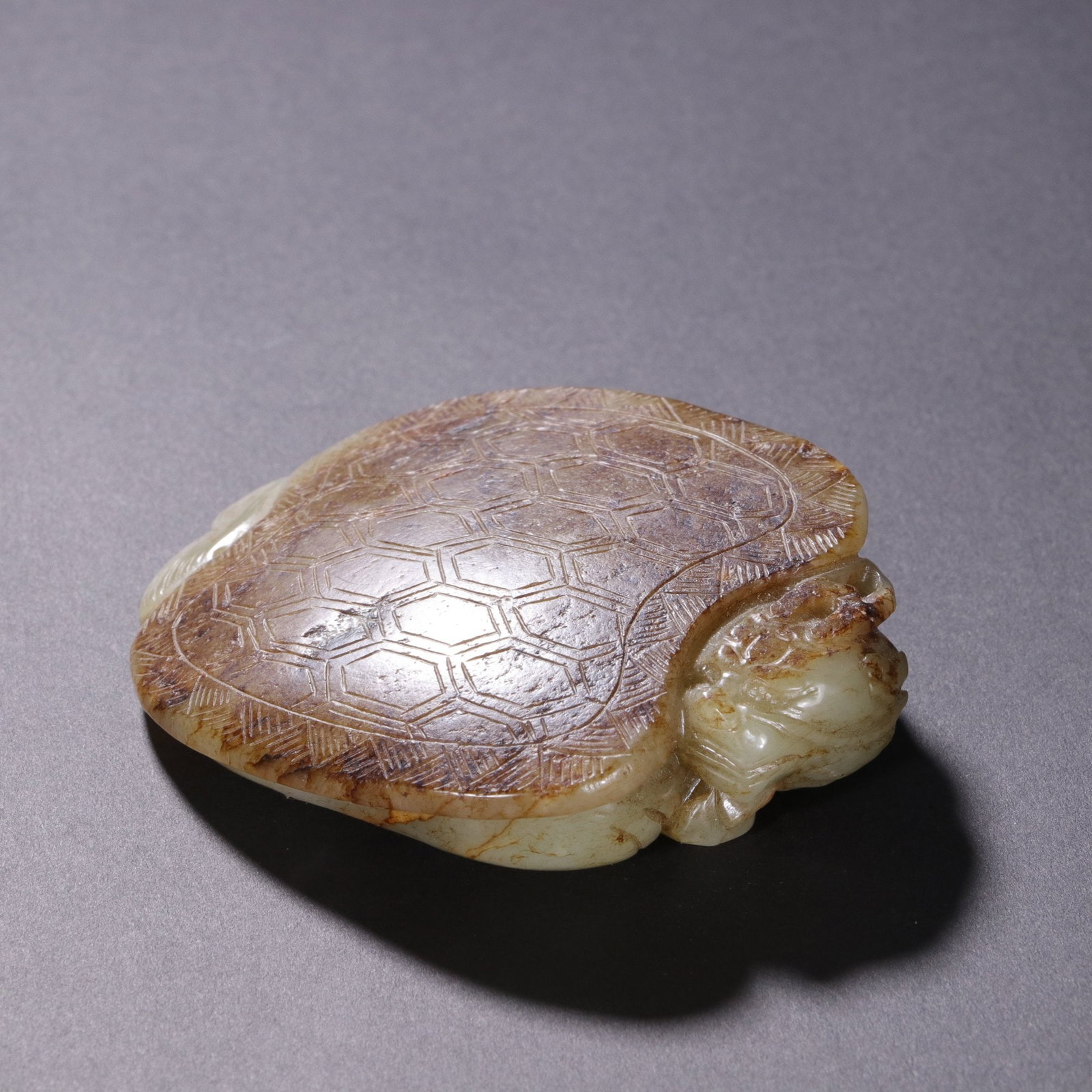 An Exquisite White Jade Auspicious Beast Ornament: An Exquisite White Jade Auspicious Beast Ornament Qing Dynasty, China Size:3inx2.3in Weight:140g白玉雕刻龙龟雕件 中国清代 Size:7
