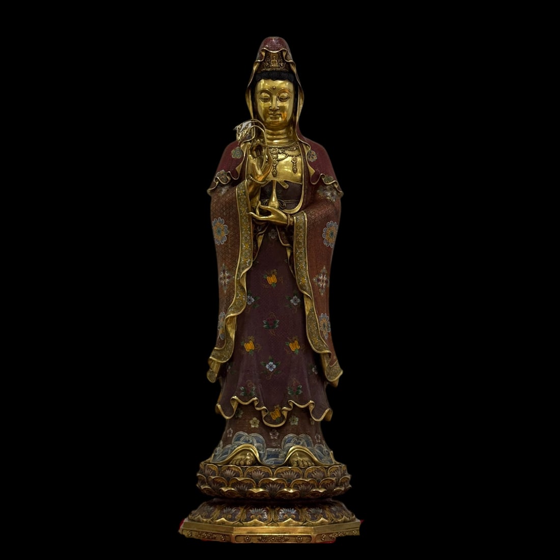 An Exquisite Cloisonne Statue of Avalokitesvara: An Exquisite Cloisonne Statue of Avalokitesvara Qing Dynasty, China Qianlong Four-character Mark Size:33.9inx12.2in Weight:27kg景泰蓝净瓶观音 中国