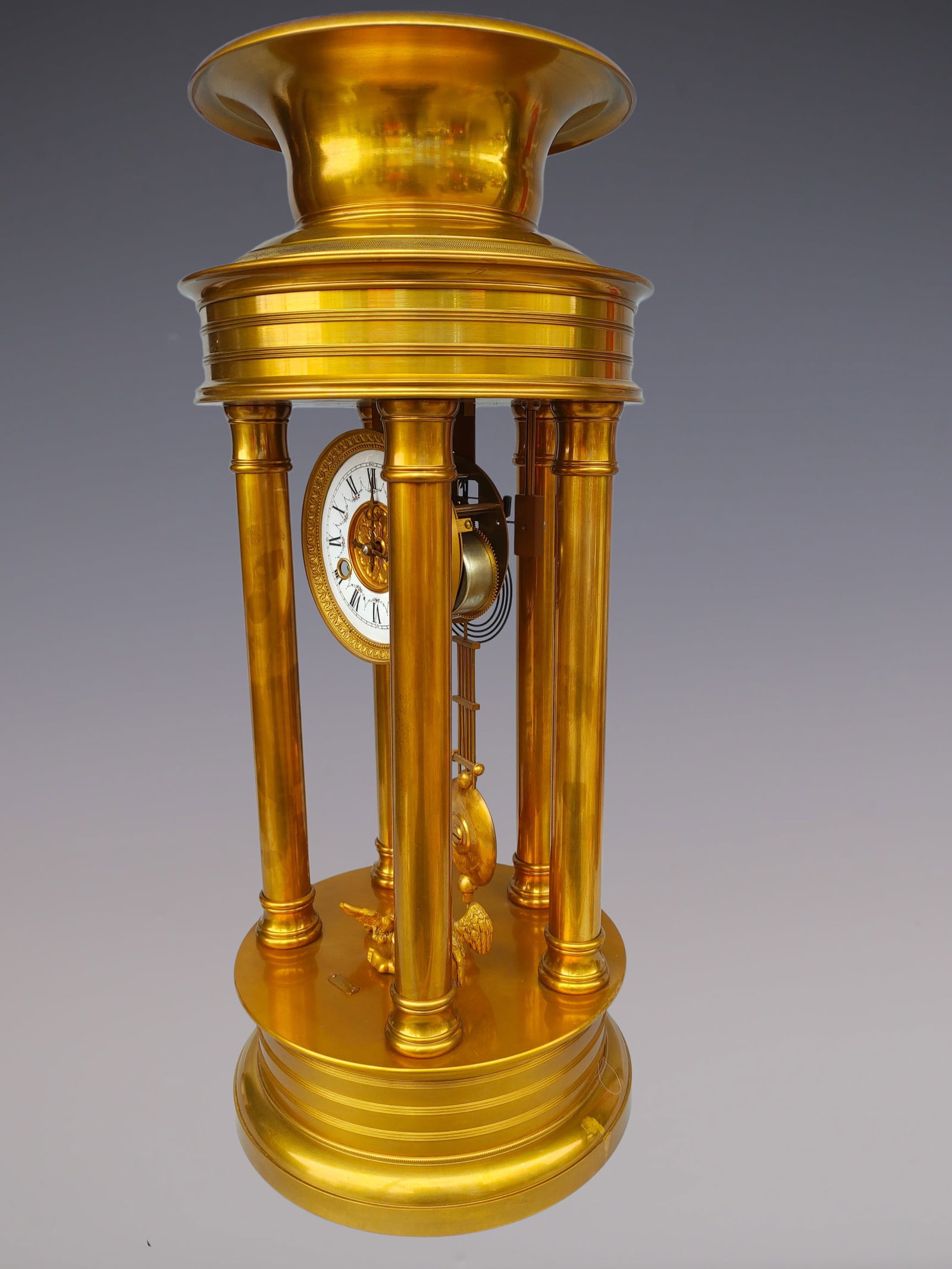 An Exquisite Gilt Bronze Clock - 2