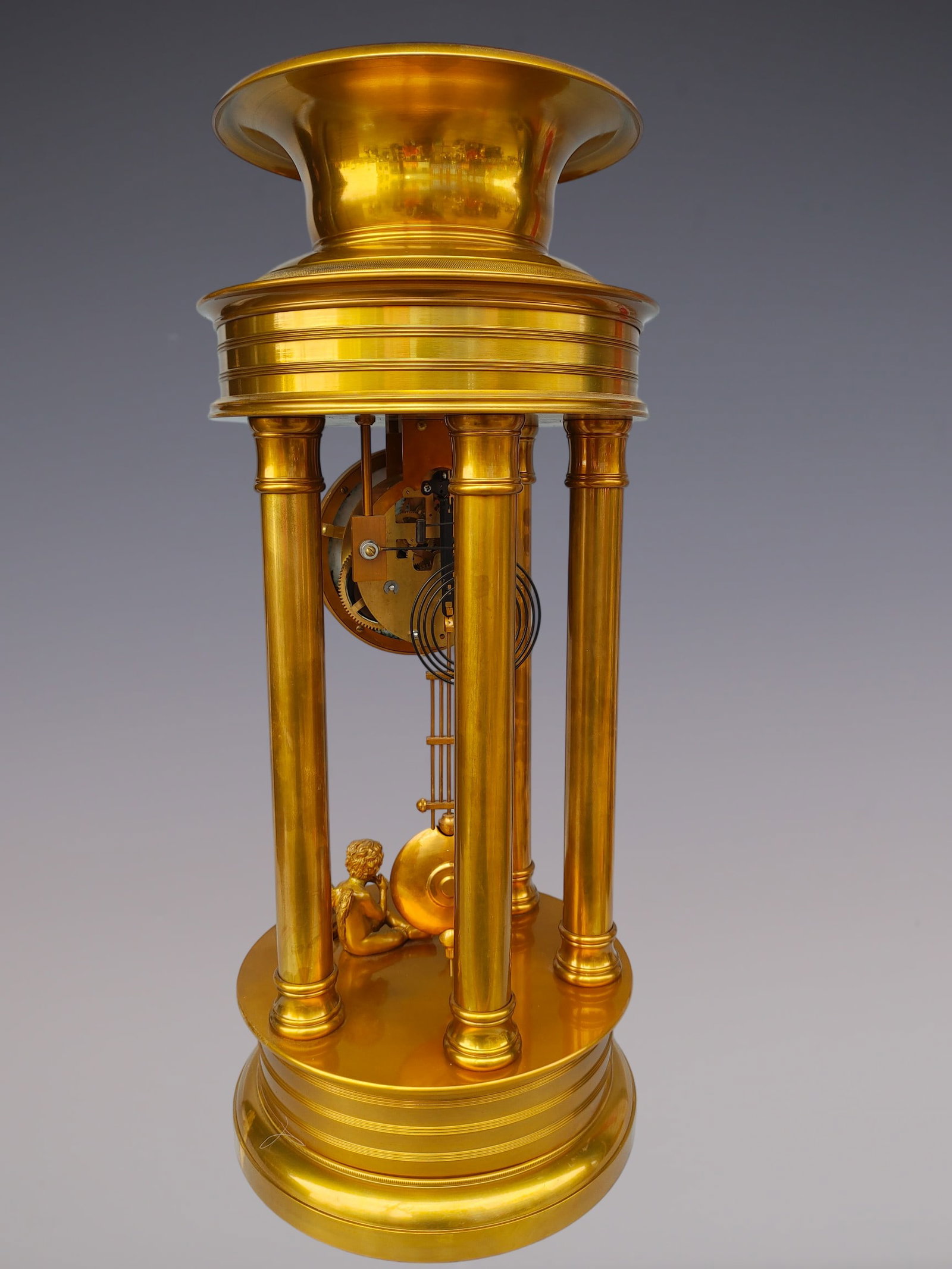 An Exquisite Gilt Bronze Clock - 4
