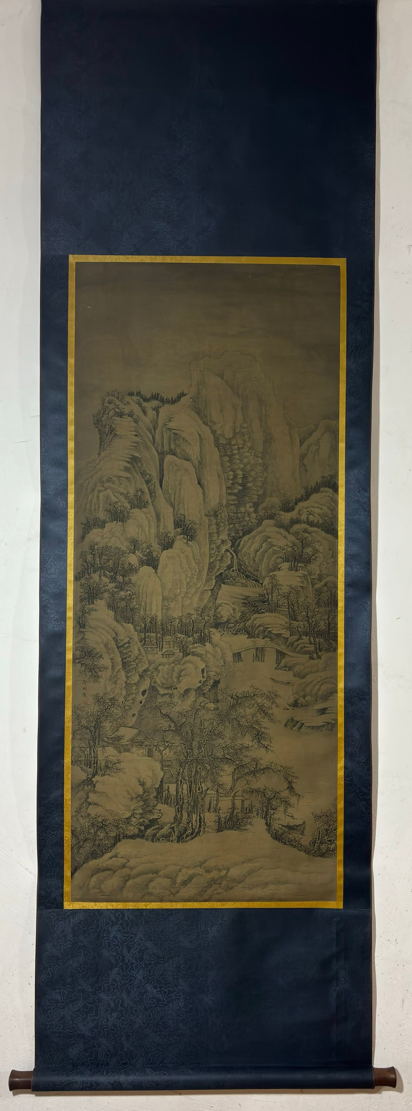 A Chinese Vertical Scroll Ink Painting of Landscape on Silk: A Chinese Vertical Scroll Ink Painting of Landscape on Silk Guo xi Without frame Size:50.2inx20.9in郭熙山水图 绢本立轴Without frame Size:127.5cmx5
