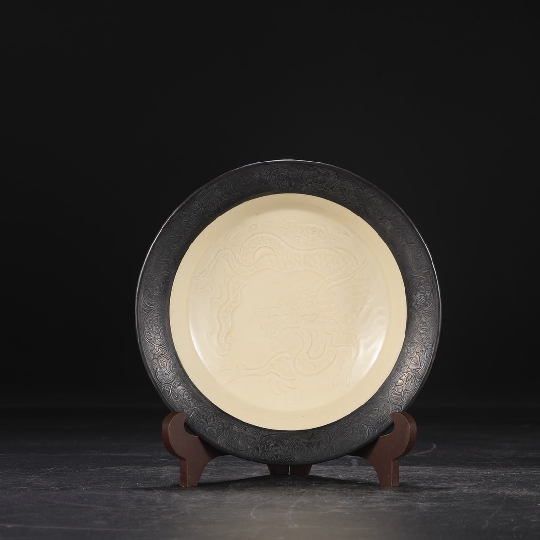 An Exquisite Ding yao Flower Pattern Dragon Pattern Plate - 3