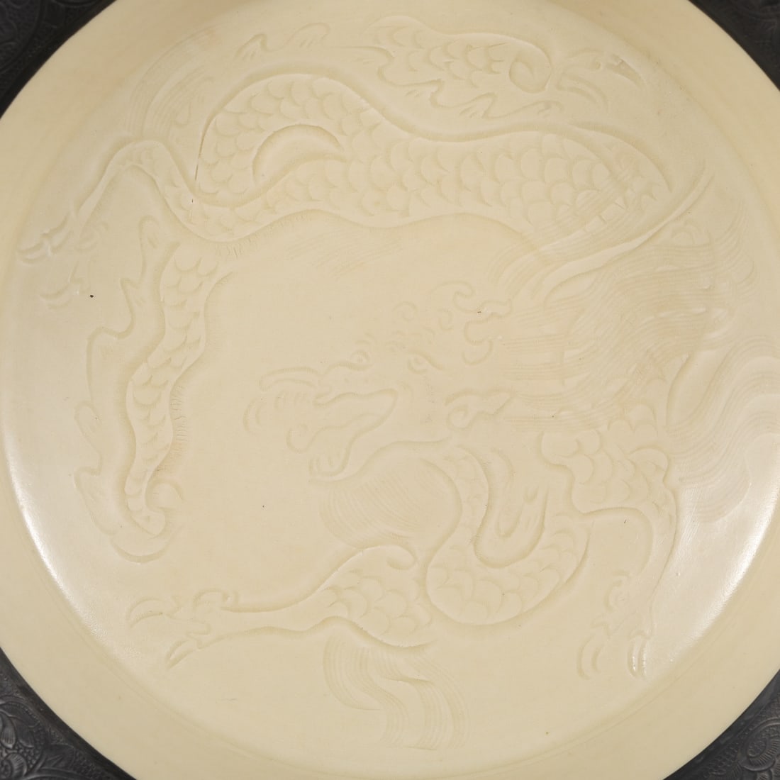 An Exquisite Ding yao Flower Pattern Dragon Pattern Plate - 4