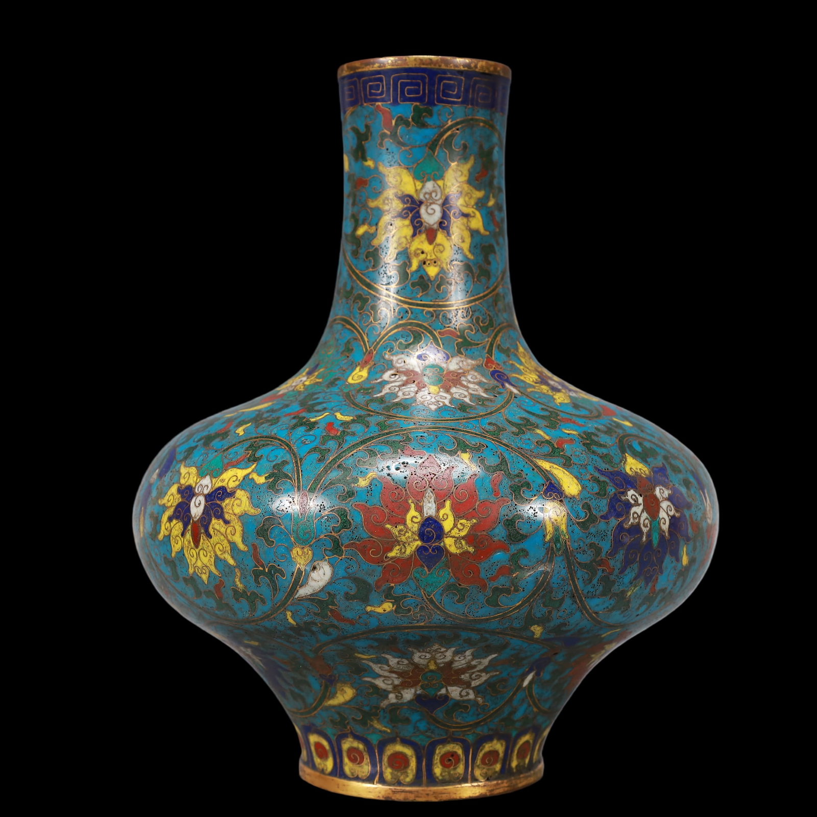 An Exquisite Cloisonne Gilt Bronze Lotus Pattern Flower Pattern Vase: An Exquisite Cloisonne Gilt Bronze Lotus Pattern Flower Pattern Vase Ming Dynasty, China Jingtai Four-character Mark Size:7.5inx7.5inx9.4in Weight:1500g景泰蓝铜鎏金
