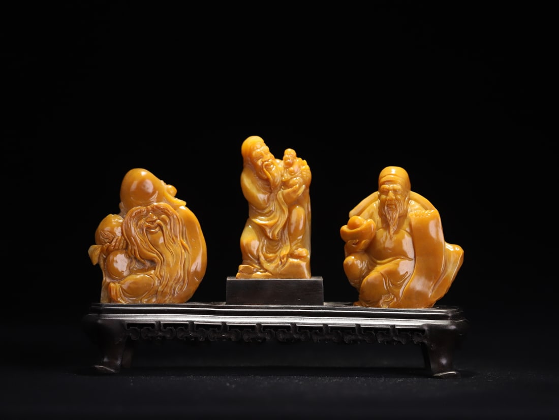 A Set of Fine Tianhuang Stone Figure Ornament: A Set of Fine Tianhuang Stone Figure Ornament Qing Dynasty, China Size:3.9inx3inx1.4in Weight:764g田黄“福禄寿”三星摆件
