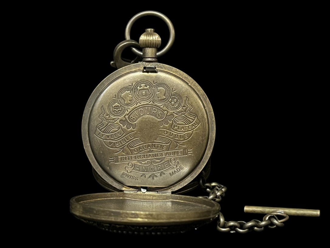 An Exquisite Bronze Figure Pattern Pocket watch - 3