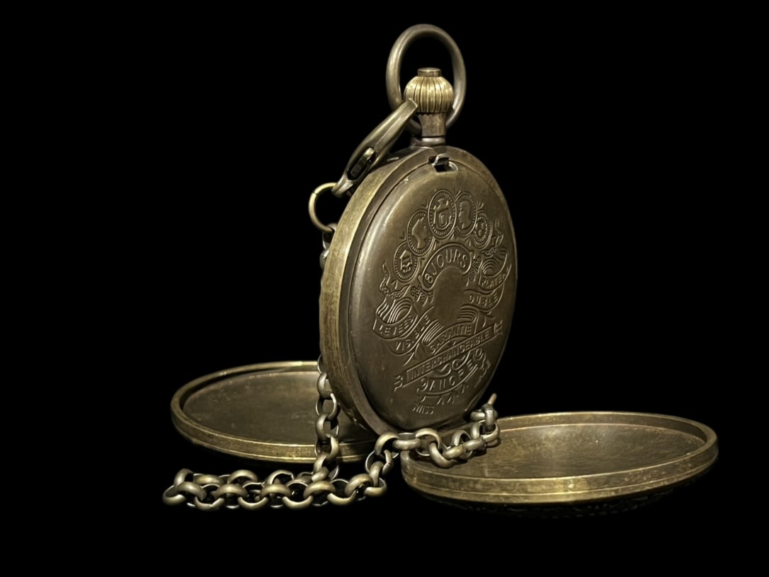 An Exquisite Bronze Figure Pattern Pocket watch - 5