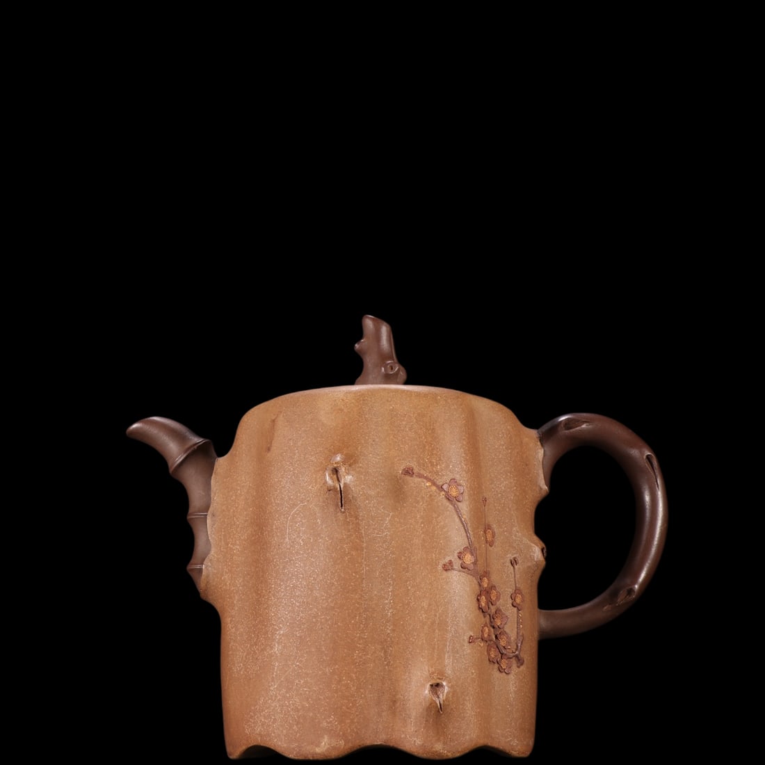 An Exquisite Purple Sands Flower Pattern Teapot: An Exquisite Purple Sands Flower Pattern Teapot Qing Dynasty, China Size:5.9inx6.3in紫砂梅花纹树桩形茶壶 中国清代 Si