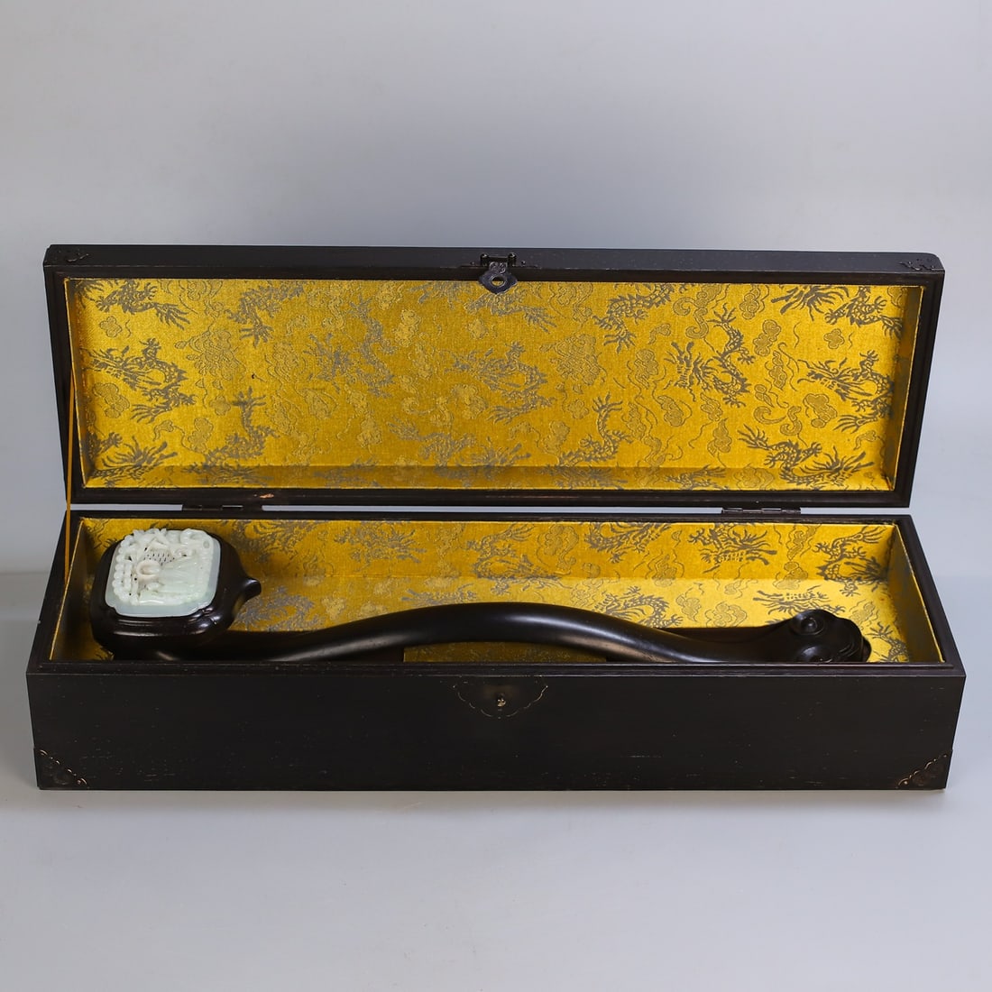 An Exquisite Zitanwood Inlaid White Jade Figure Pattern Ruyi: An Exquisite Zitanwood Inlaid White Jade Figure Pattern Ruyi Qing Dynasty, China Size:5.1inx21.3in Weight:435g Size:18.5inx4.7in Weight:2600g紫檀木镂空白玉