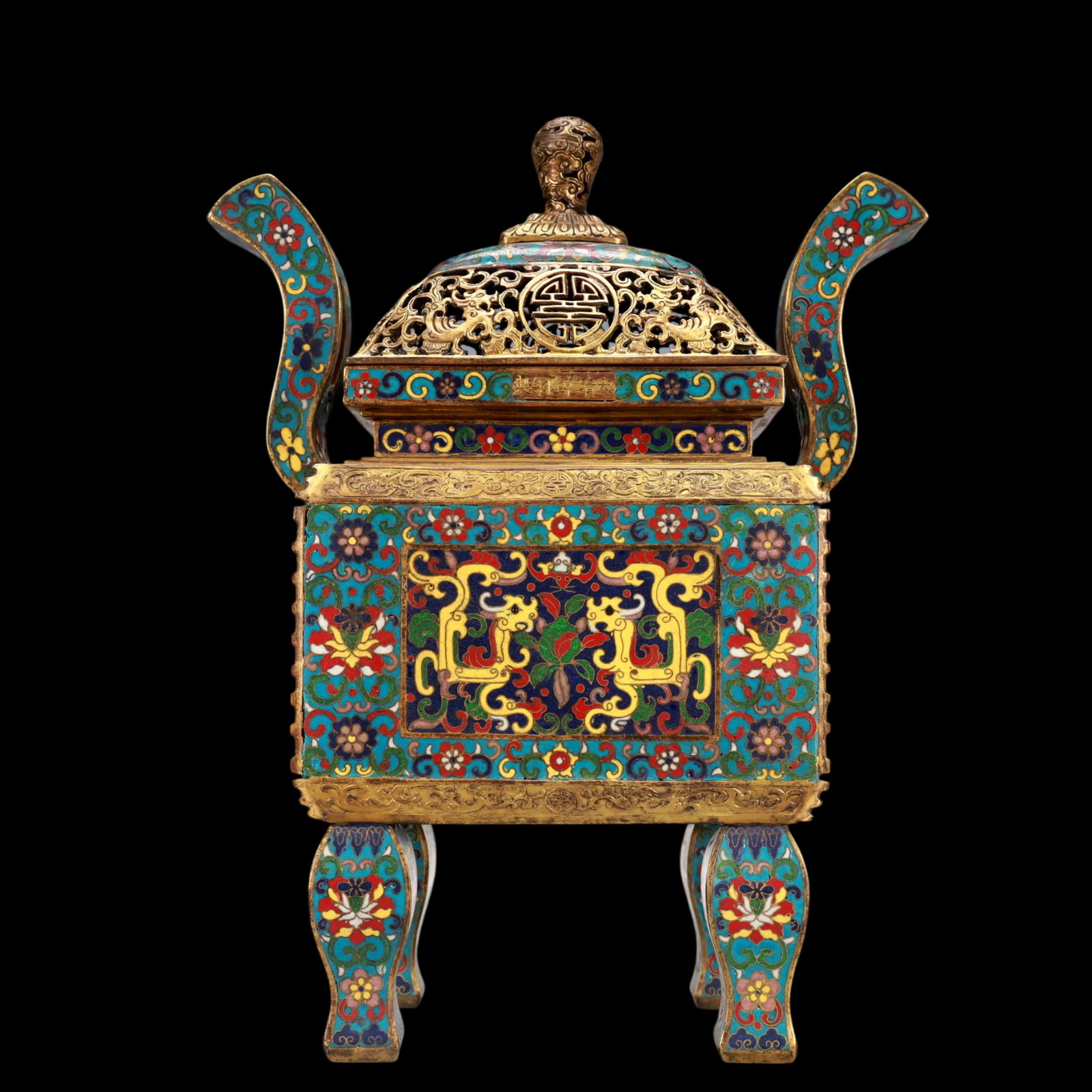 A Exquisite Cloisonne Gilt Bronze Lotus Pattern Dragon Pattern Double-Ears Censer: A Exquisite Cloisonne Gilt Bronze Lotus Pattern Dragon Pattern Double-Ears Censer Qing Dynasty, China Qianlong Six-character Mark Size:11.2inx6.3inx14.6in Weight:4500g景泰蓝铜&