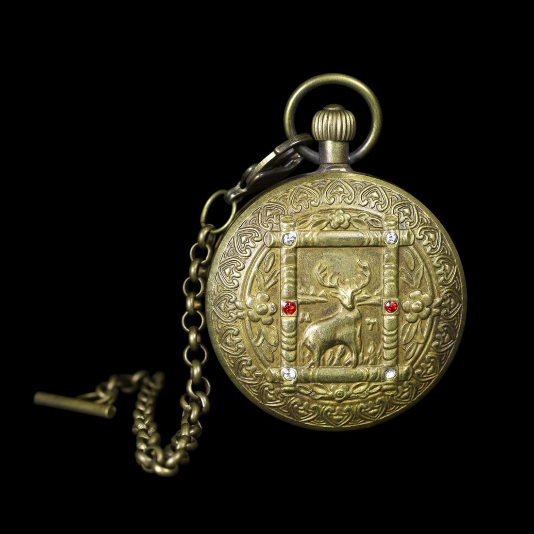 An Exquisite Bronze Deer Pattern Pocket watch: An Exquisite Bronze Deer Pattern Pocket watch Qing Dynasty, China Size:2.2in铜壳两针半机芯怀表 中国清代 Size:5.5cm