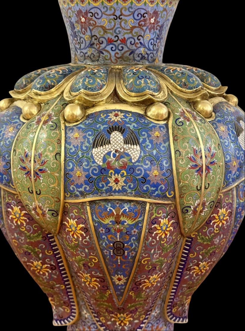 An Exquisite Cloisonne Lotus Pattern Crane Pattern Vase - 3