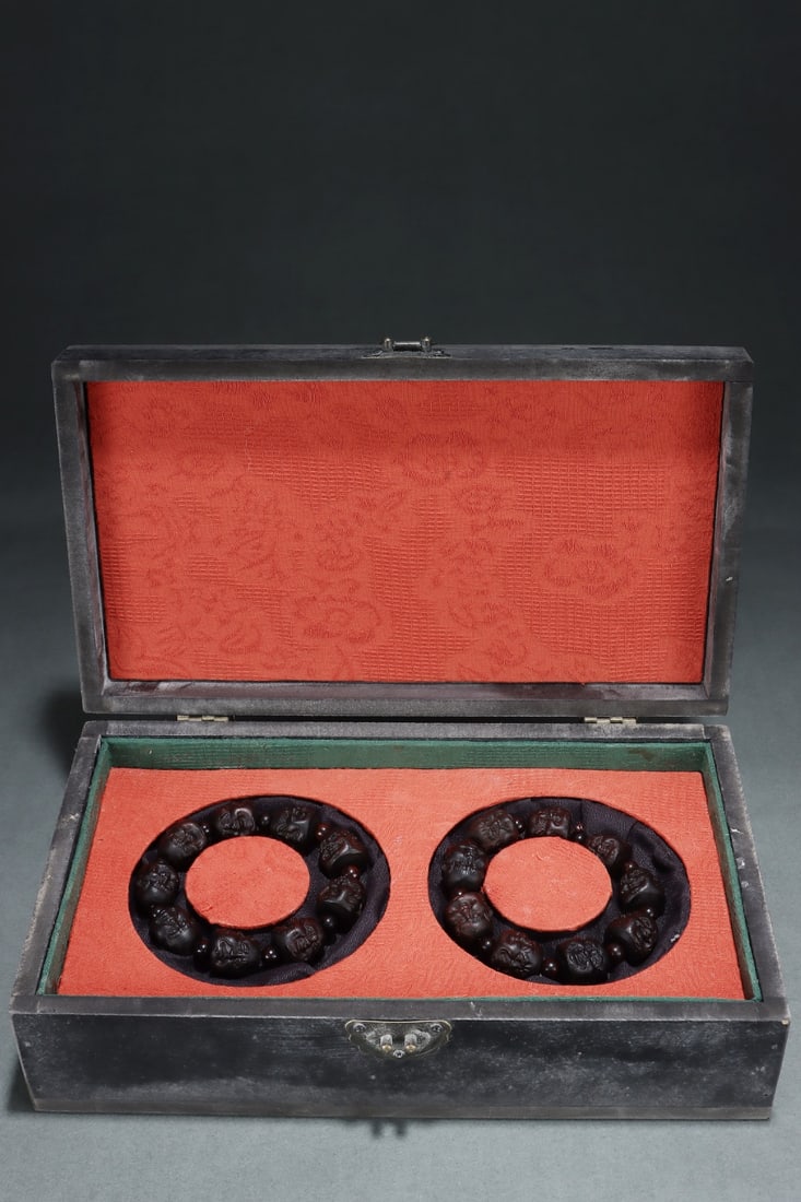 An Exquisite Eaglewood Bracelets: An Exquisite Eaglewood Bracelets Qing Dynasty, China Size:0.8inx0.8in沉香木手串喜怒哀 中国清代 Size:2cmx2cm