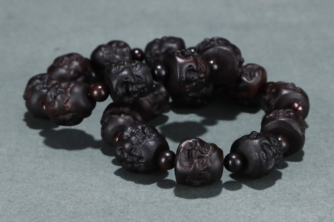 An Exquisite Eaglewood Bracelets - 7