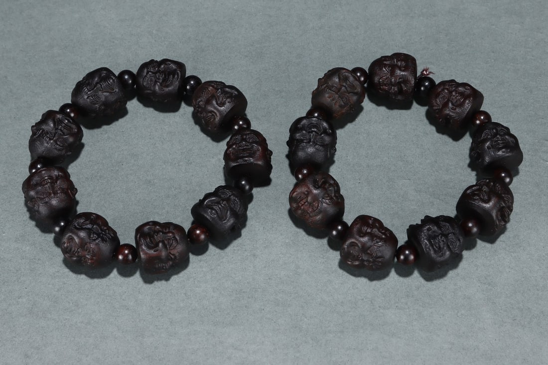 An Exquisite Eaglewood Bracelets - 8