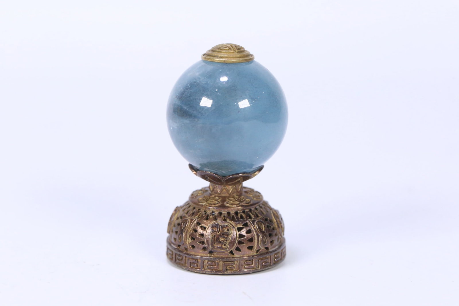 An Exquisite Aquamarine Ornament: An Exquisite Aquamarine Ornament Qing Dynasty, China Size:2.1inx1.1in Weight:62.4g海蓝宝帽顶 中国清代 Size:5.3cmx2.9cm Weight:62.4g