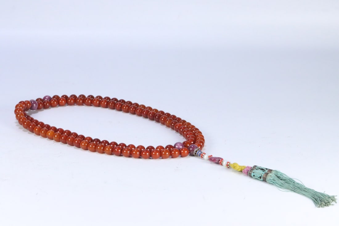 An Exquisite Ruby Inlaid Amber Bracelets - 2
