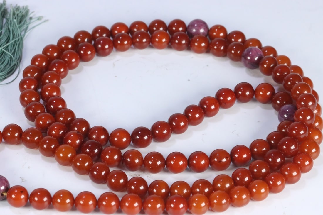 An Exquisite Ruby Inlaid Amber Bracelets - 5