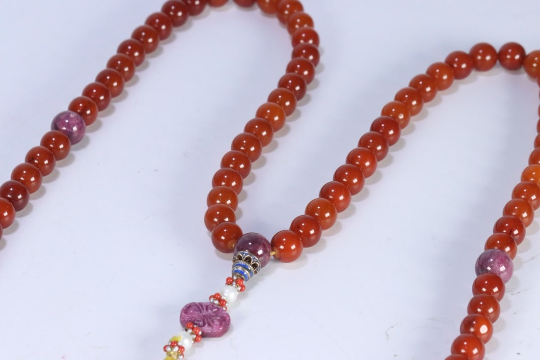 An Exquisite Ruby Inlaid Amber Bracelets - 8