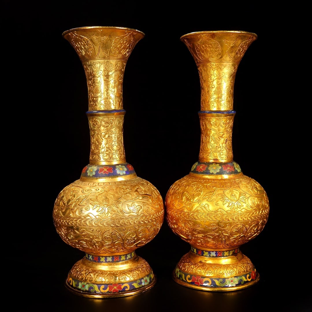 A Pair of Exquisite Gilt Bronze Lotus Pattern Auspicious Beast Pattern Vase Ornament: A Pair of Exquisite Gilt Bronze Lotus Pattern Auspicious Beast Pattern Vase Ornament Qing Dynasty, China Size:14.2inx5.5in