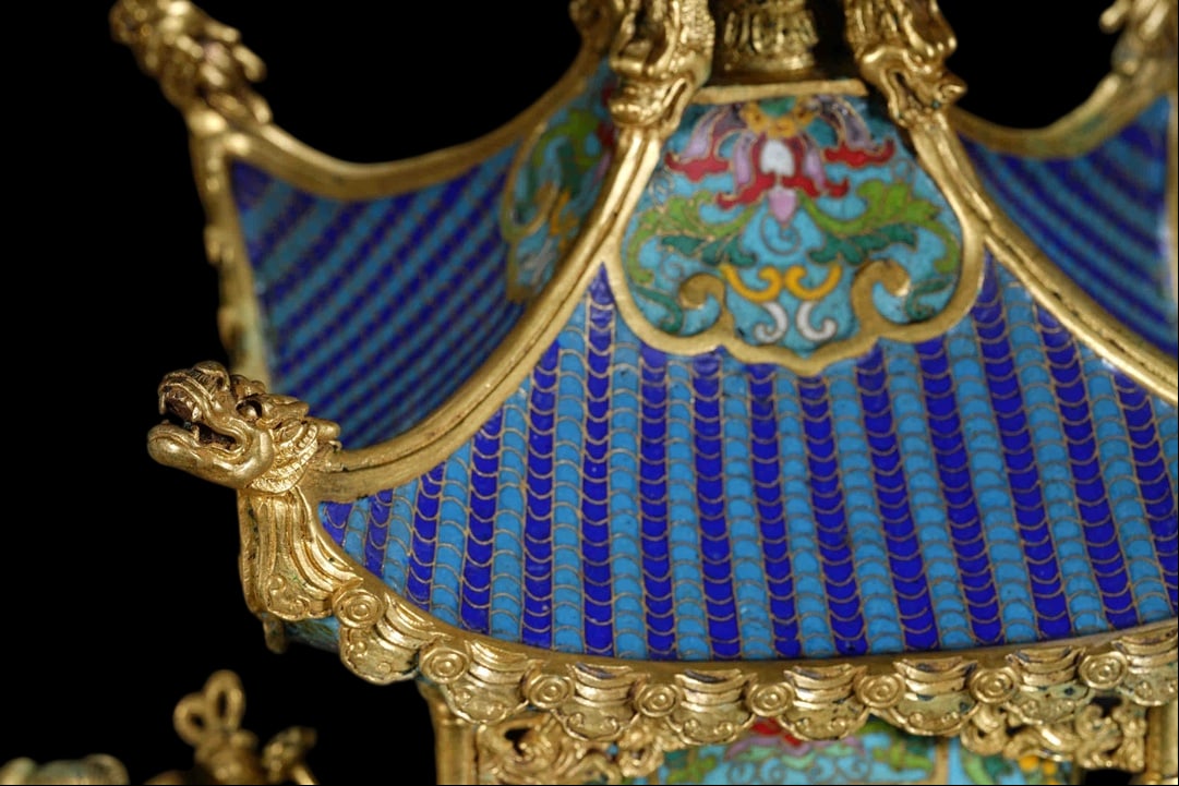 An Exquisite Cloisonne Lotus Pattern Figure Pattern Ornament - 2