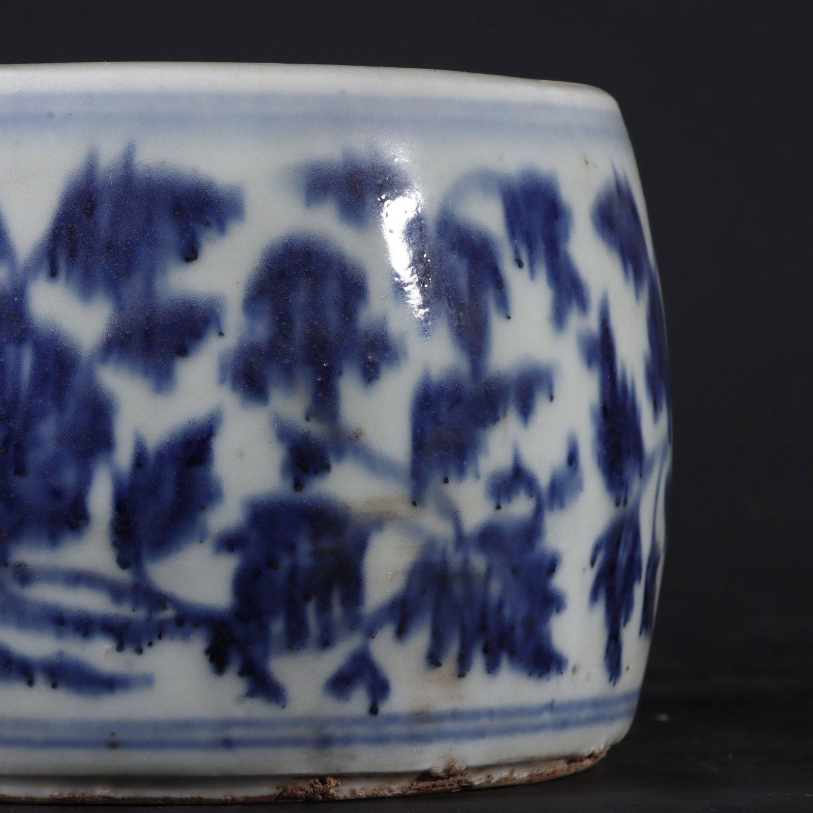An Exquisite Blue and White Flower Pattern Jar - 3