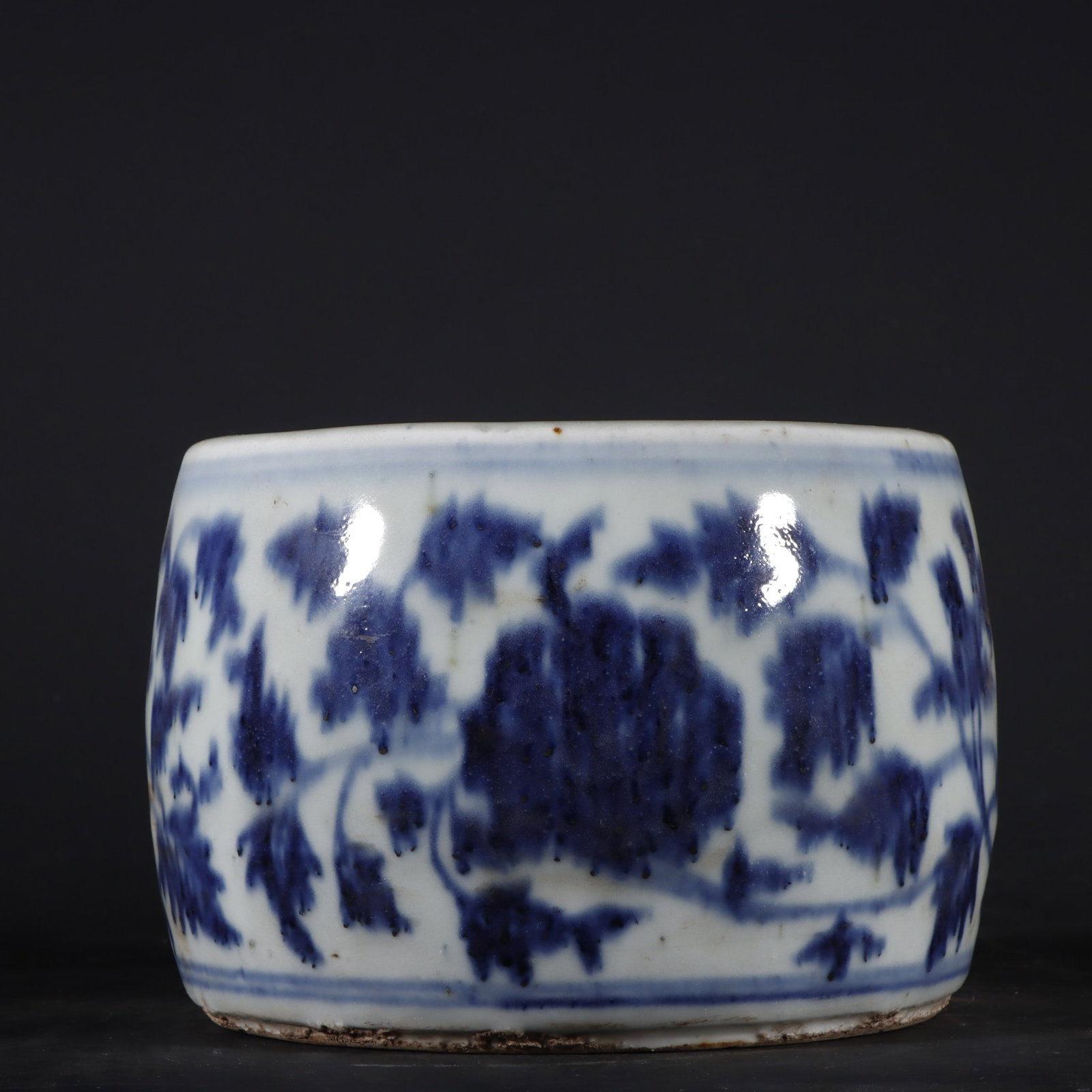 An Exquisite Blue and White Flower Pattern Jar - 6