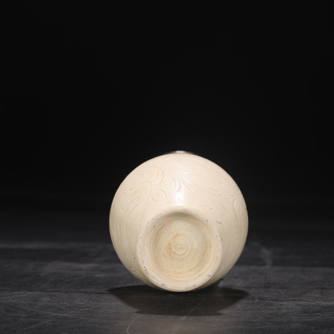 An Exquisite Ding yao Flower Pattern Ewer - 9